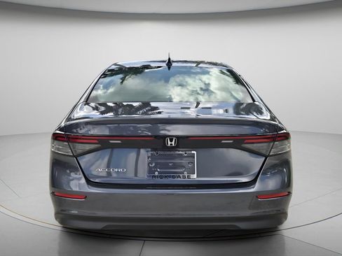 Certified 2025 Honda Accord SE image 6