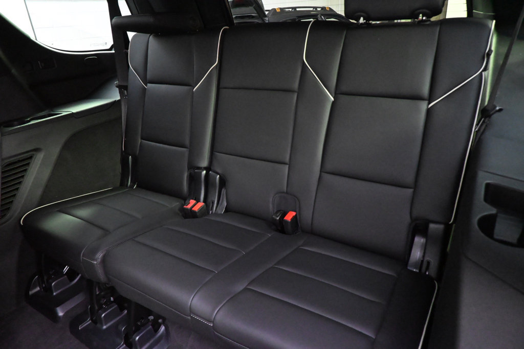 Used 2023 Cadillac Escalade Premium Luxury AWD/4WD image 22