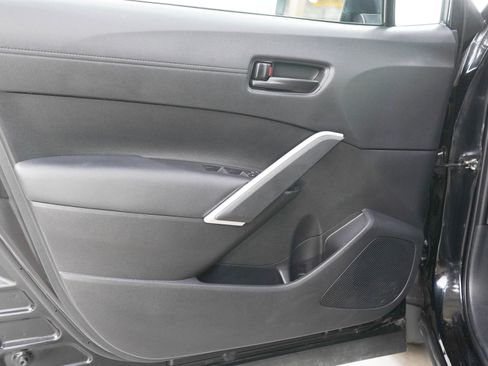 Used 2024 Toyota Corolla Cross AWD Hybrid w/ Moonroof Package image 18