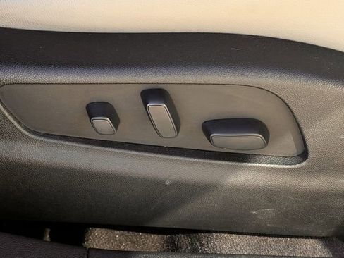 Certified 2021 Cadillac XT4 Luxury w/ Cold Weather Package image 24