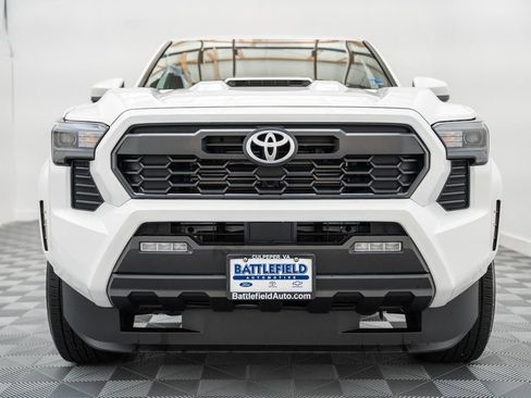 Certified 2024 Toyota Tacoma TRD Sport image 2