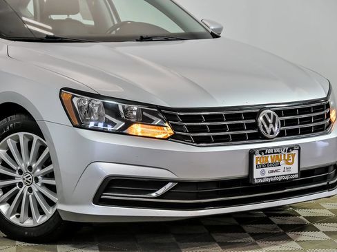 Used 2017 Volkswagen Passat 1.8T SE image 2