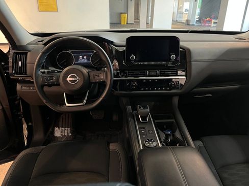 Used 2025 Nissan Pathfinder SV AWD/4WD image 36