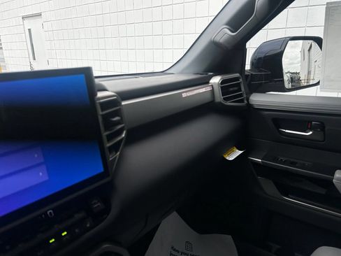 New 2026 Toyota Tundra Limited AWD/4WD image 16