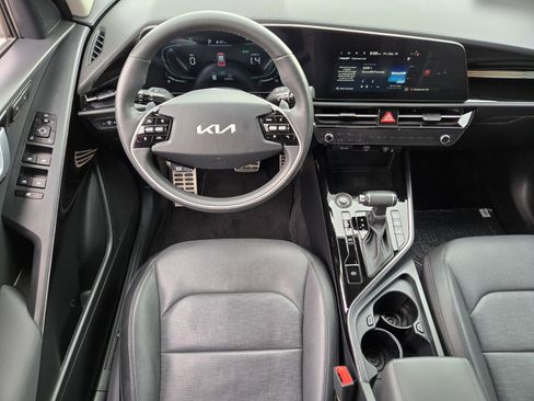 Certified 2023 Kia Niro SX Touring image 13