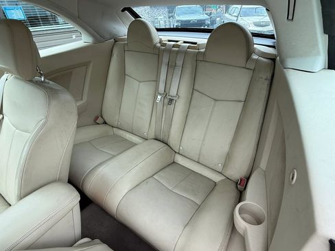 Used 2010 Chrysler Sebring Limited FWD image 15