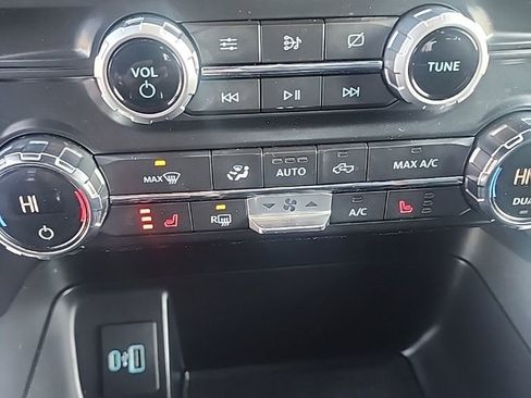 Used 2021 Ford F150 XLT w/ Equipment Group 302A High image 17