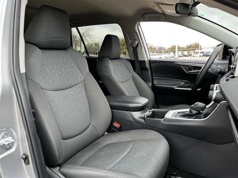 Used 2024 Toyota RAV4 XLE image 25