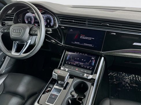 Used 2022 Audi Q8 Premium Plus w/ Premium Plus Package image 6