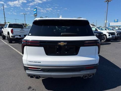 New 2026 Chevrolet Traverse LT w/ Driver Confidence Package FWD image 6