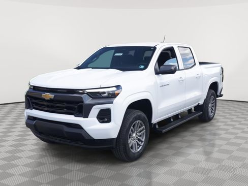 New 2026 Chevrolet Colorado LT w/ LT Convenience Package AWD/4WD image 8