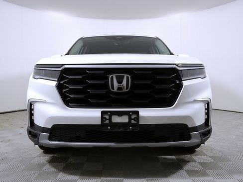 Used 2025 Honda Pilot EX-L image 5
