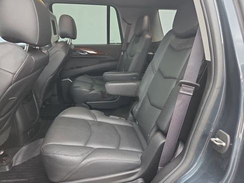 Used 2019 Cadillac Escalade 4WD image 14