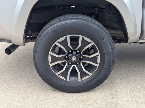 Used 2023 Toyota Tacoma TRD Sport AWD/4WD image 3