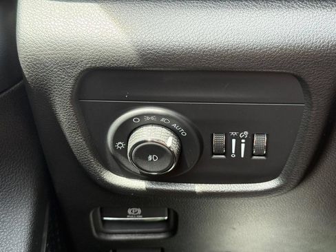 Used 2024 Jeep Grand Cherokee L Limited w/ Luxury Tech Group II AWD/4WD image 21