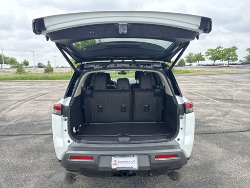 New 2026 Nissan Pathfinder Platinum AWD/4WD image 34