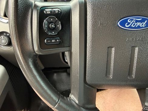 Used 2015 Ford F250 Lariat w/ Lariat Interior Package image 28