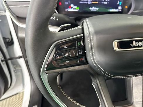 Used 2023 Jeep Grand Cherokee Overland image 15
