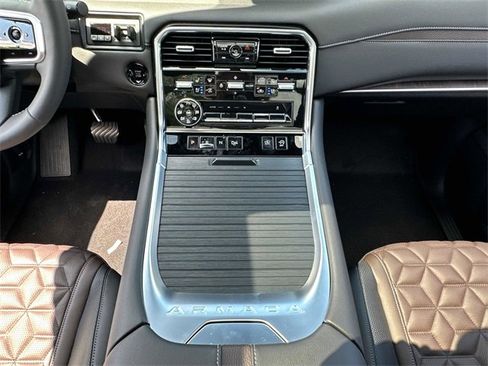 New 2025 Nissan Armada Platinum Reserve image 14
