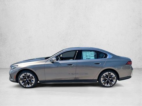 Used 2026 BMW 530i w/ Premium Package RWD image 5