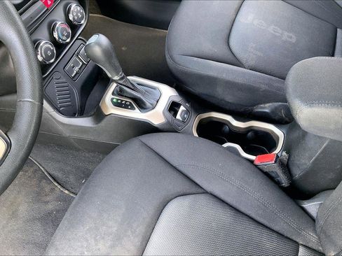 Used 2017 Jeep Renegade Sport w/ Power & Air Group FWD image 15