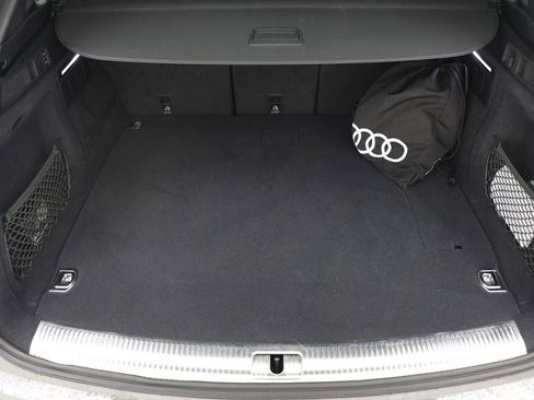 Used 2024 Audi Q5 e Premium Plus w/ Premium Plus Package image 23