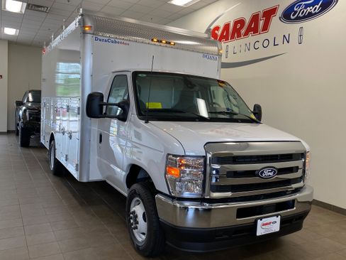 New 2026 Ford E-450 and Econoline 450 Super Duty w/ Power Equipment Group image 2