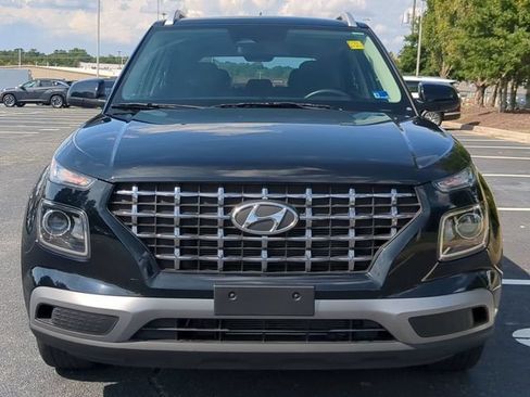 Used 2024 Hyundai Venue SEL FWD image 8