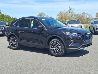 New 2025 Ford Escape SE w/ PHEV Premium Package