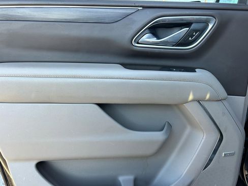 Used 2021 GMC Yukon XL SLT image 16