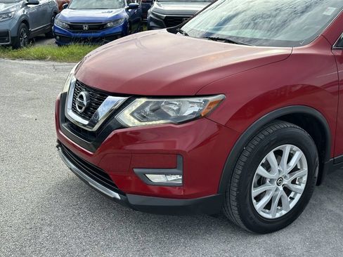Used 2017 Nissan Rogue SV w/ SV Premium Package FWD image 10