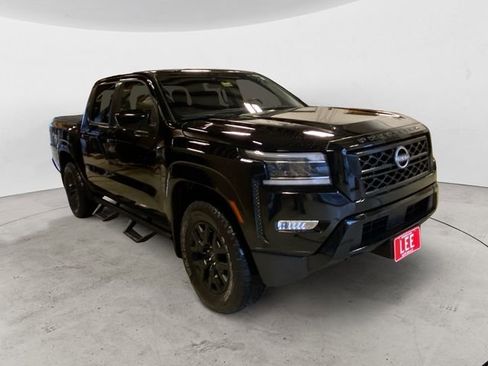 Certified 2023 Nissan Frontier SV w/ Midnight Edition Package image 7
