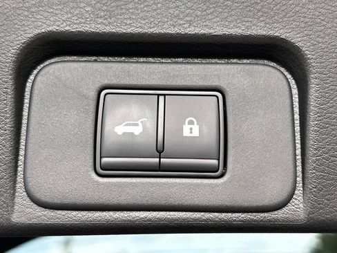Certified 2025 Nissan Rogue SL FWD image 54