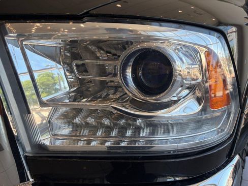 Used 2018 RAM 2500 Laramie AWD/4WD image 9