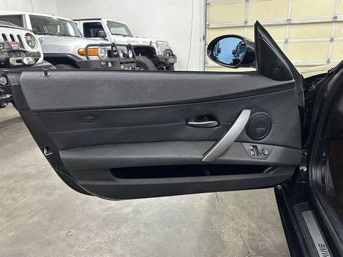 Used 2005 BMW Z4 3.0i RWD image 21