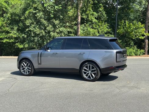 Used 2023 Land Rover Range Rover Long Wheelbase Autobiography AWD/4WD image 7