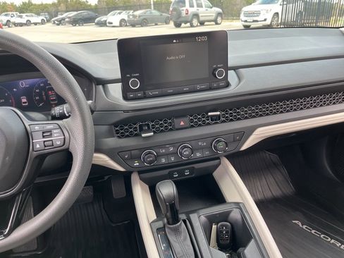 Certified 2023 Honda Accord EX image 17