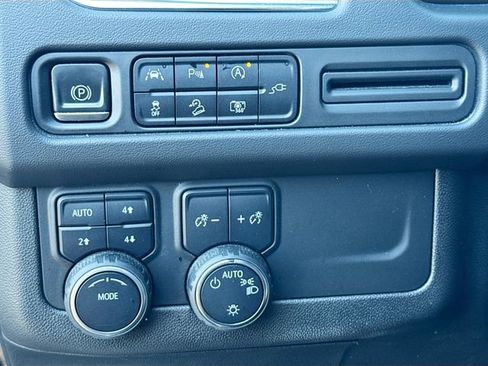 Used 2022 Chevrolet Tahoe Z71 w/ Luxury Package image 10