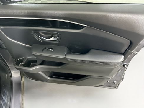 Used 2025 Honda Pilot Touring image 33