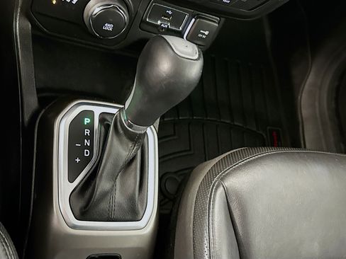 Used 2018 Jeep Renegade Limited w/ UConnect 8.4 Nav Group image 25