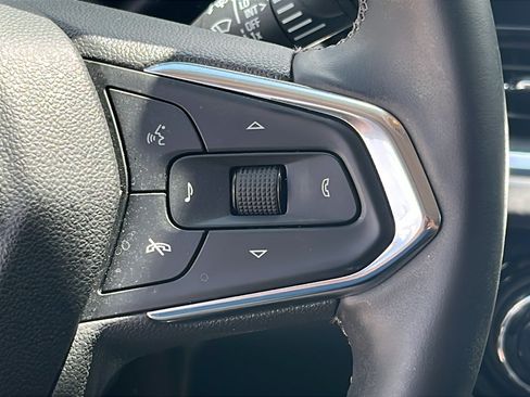 Used 2025 Chevrolet Trax ACTIV w/ Sunroof Package FWD image 18