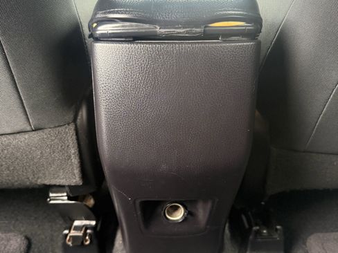 Used 2016 Toyota RAV4 LE image 14