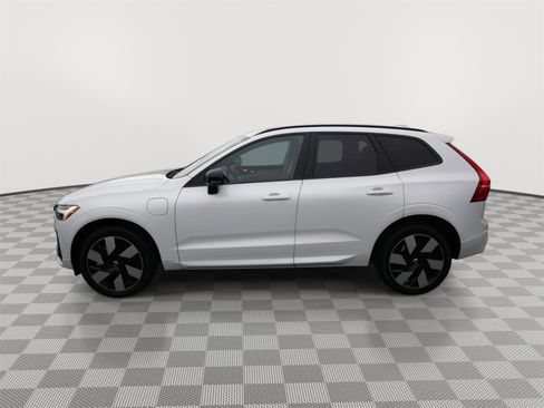 Used 2024 Volvo XC60 T8 Plus w/ Climate Package AWD/4WD image 8