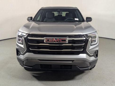 Used 2026 GMC Terrain Elevation FWD image 2