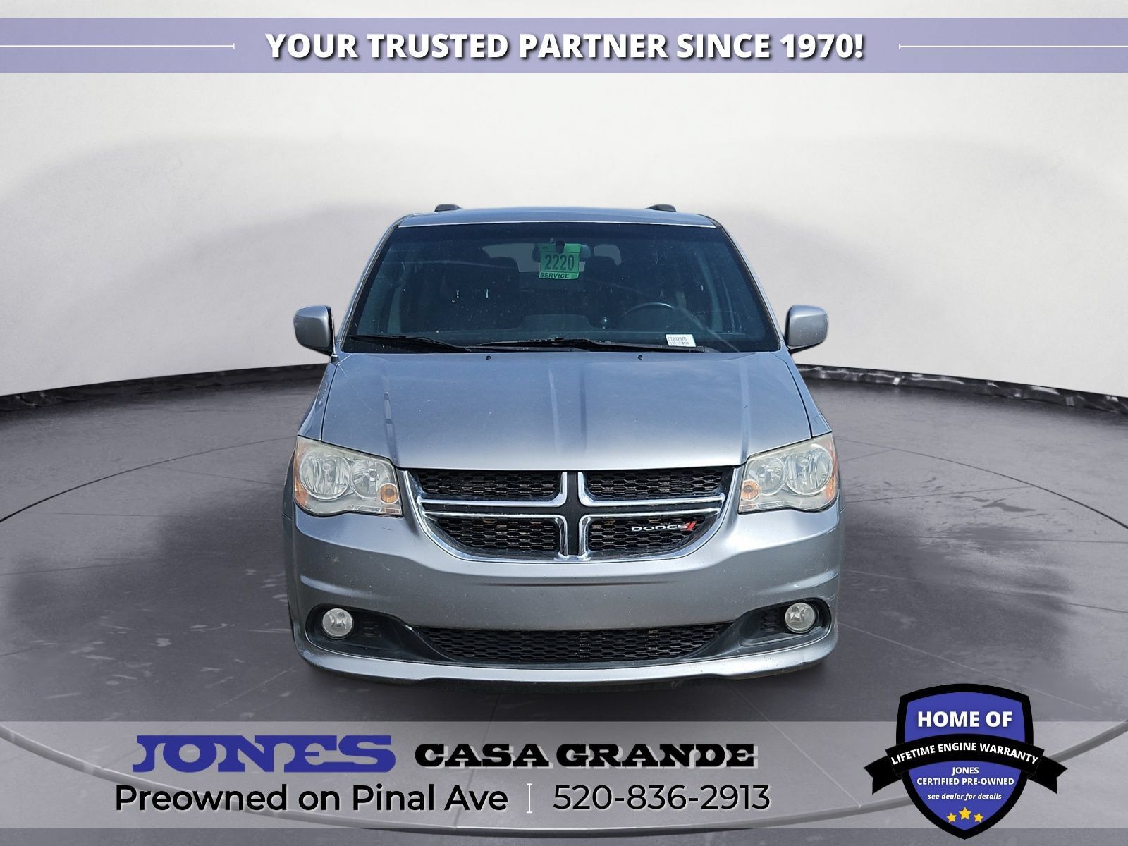 Used 2017 Dodge Grand Caravan SXT FWD image 2