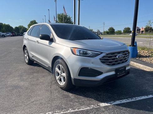 Used 2019 Ford Edge SE FWD image 2