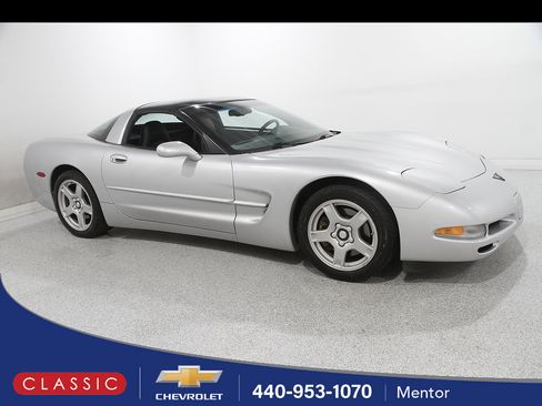 Used 1998 Chevrolet Corvette Coupe w/ Roof Pkg RWD image 1