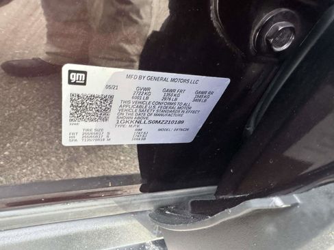 Used 2021 GMC Acadia AT4 w/ Technology Package image 23