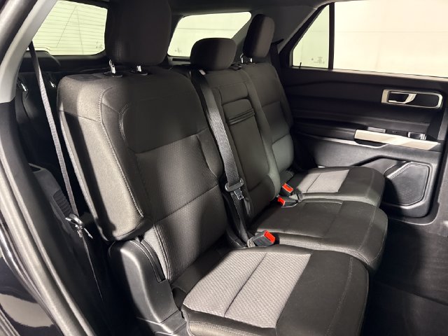 Used 2023 Ford Explorer XLT AWD/4WD image 15