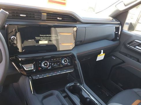 New 2026 GMC Sierra 3500 AT4 w/ AT4 Premium Plus Package image 28